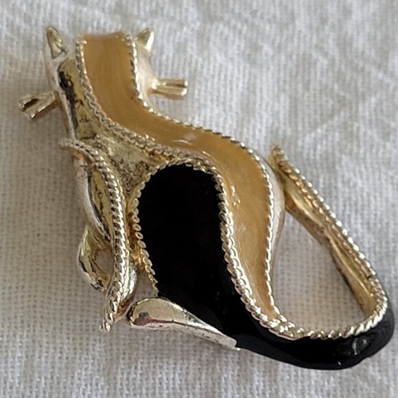 Vintage Darlene Cat Pin - Gold Tone with Black Enamel - Picture 3 of 10